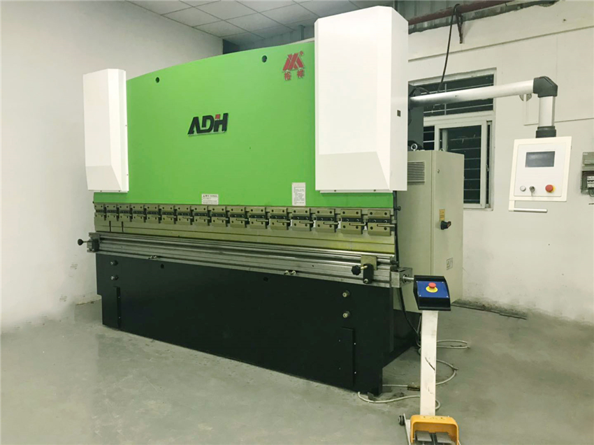 折彎機(jī) 折彎機(jī)